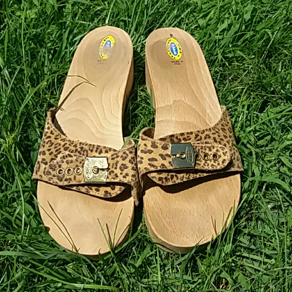 LAST CHANCE Dr Scholls Size 9 leopard-print mules